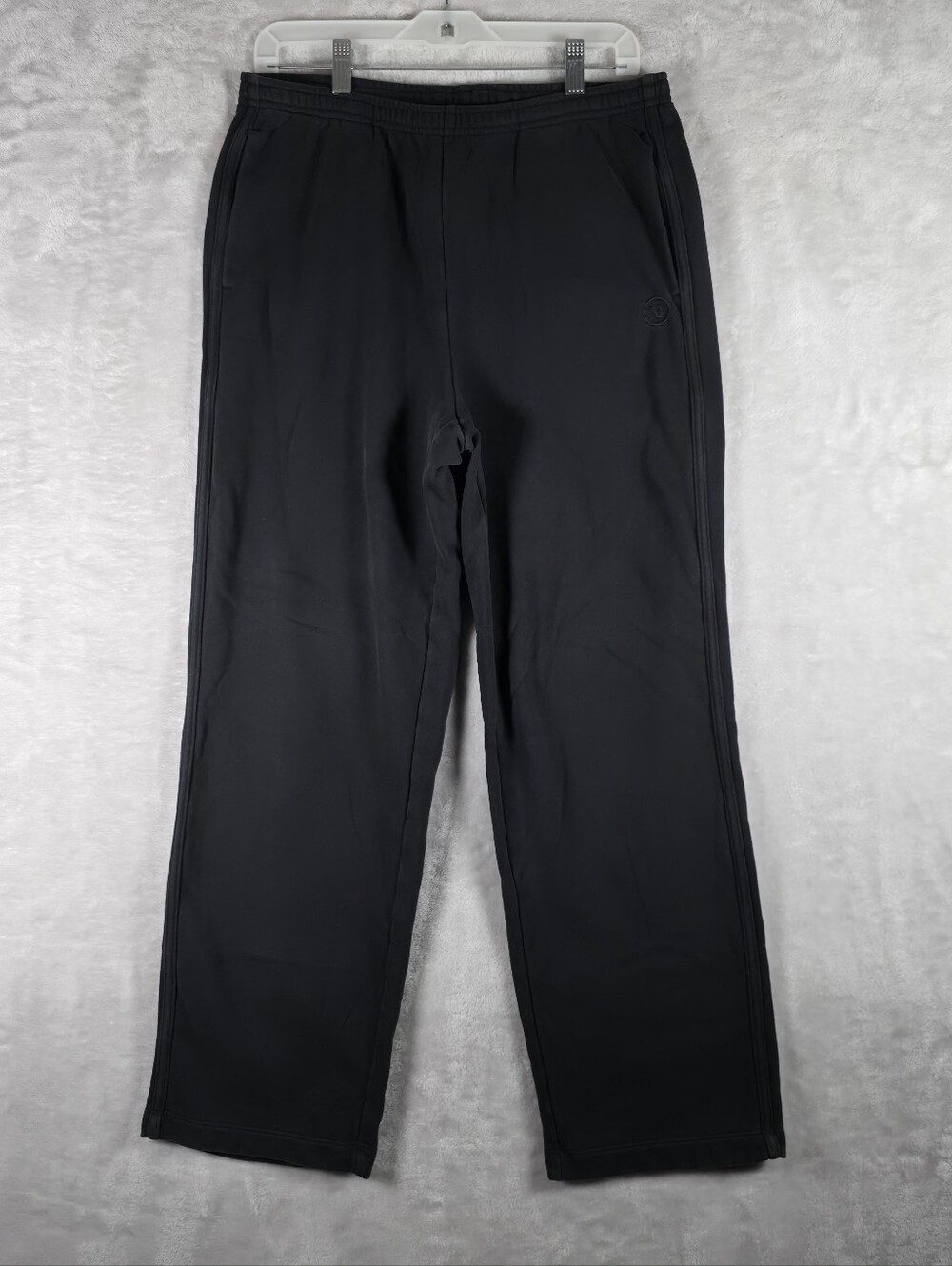 Vuori Sedona Straight Leg Sweatpants Womens Size Medium Black Lounge 30” Inseam